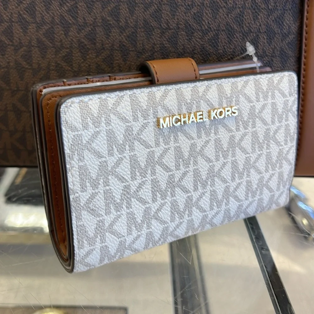 MICHAEL KORS Medium Signature Logo Wallet Vanilla NWT